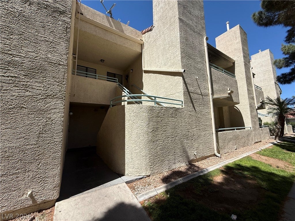 960 Sloan Ln, Las Vegas, NV 89110
