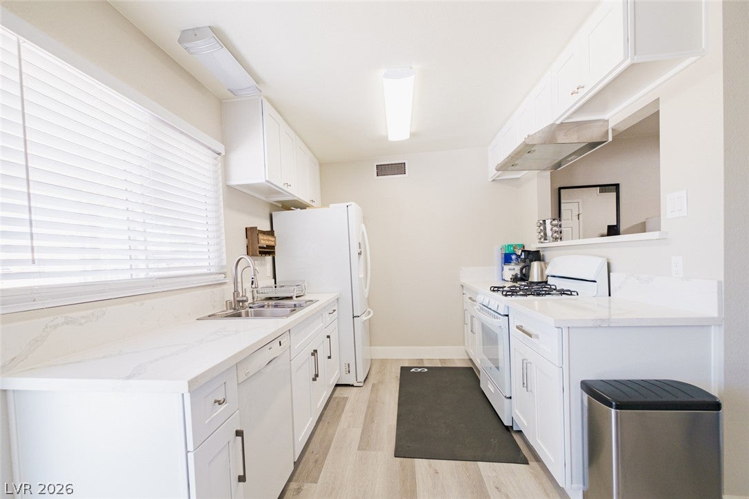 7220 Mountain Moss Dr, Las Vegas, NV 89147 photo