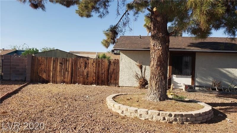5284 Wellesley Ave, Las Vegas, NV 89122 photo