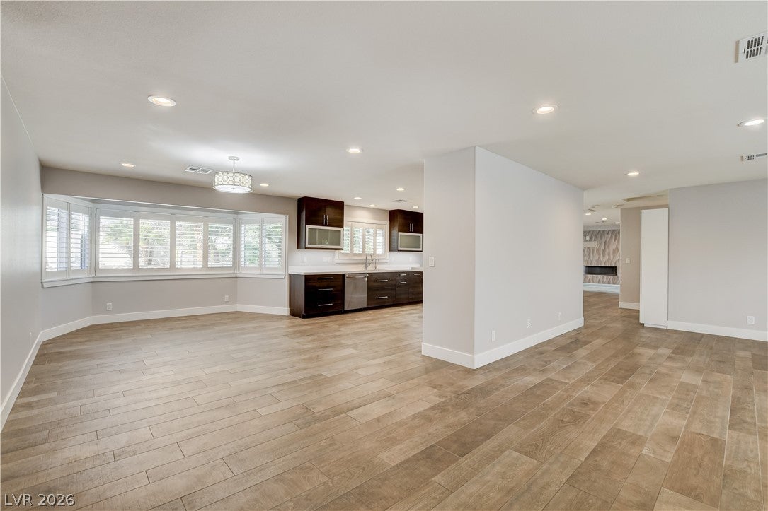 4207 Ridgecrest Dr, Las Vegas, NV 89121 photo