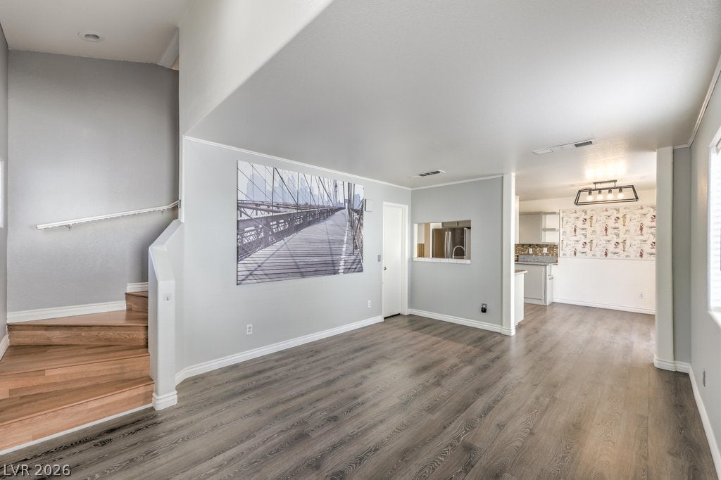 4029 Castle Cove Dr, Las Vegas, NV 89108 photo