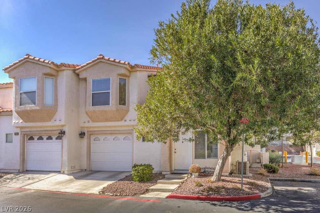 4029 Castle Cove Dr, Las Vegas, NV 89108