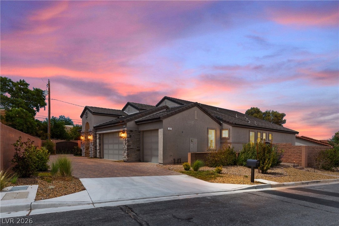 625 Robin Ln, Henderson, NV 89015
