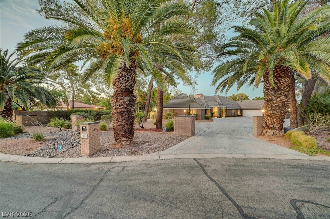7258 Loma Alta Cir, Las Vegas, NV 89120