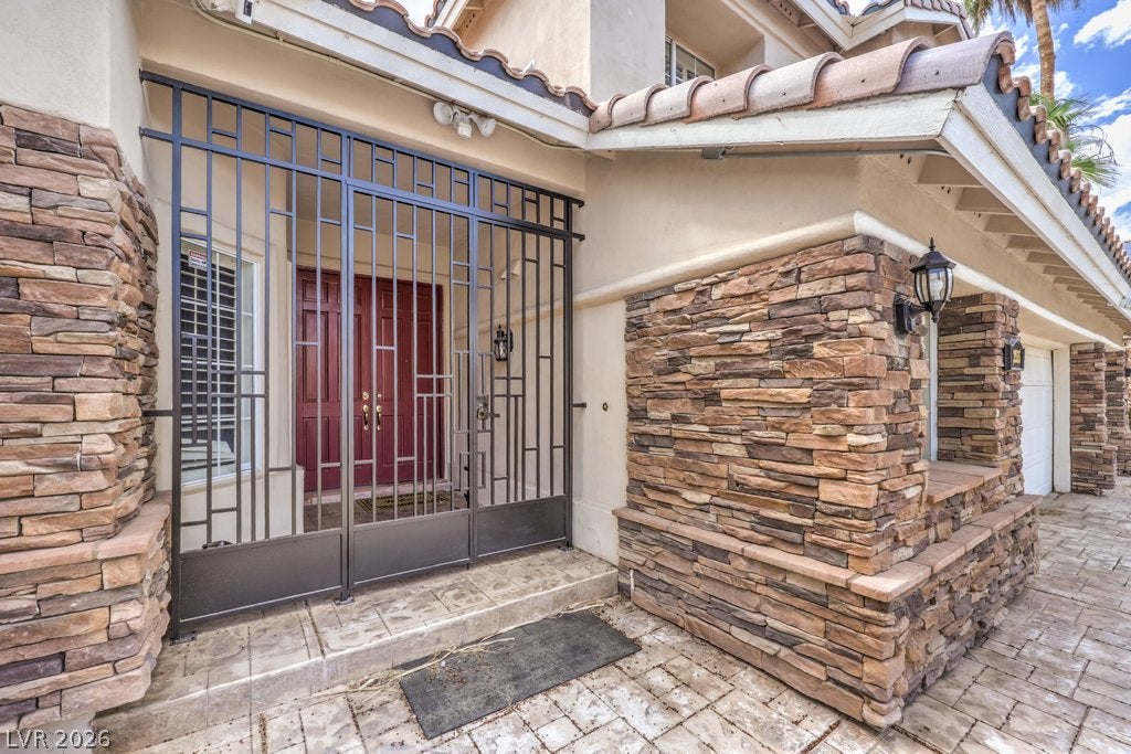 255 Camino Verde St, Henderson, NV 89074 photo