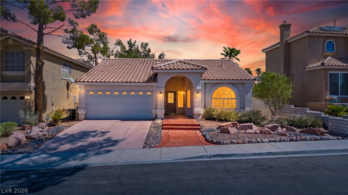 88 Myrtle Beach Dr, Henderson, NV 89074