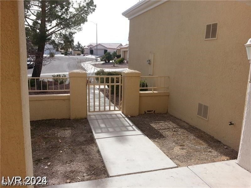 10404 Frostburg Ln, Las Vegas, NV 89134 photo