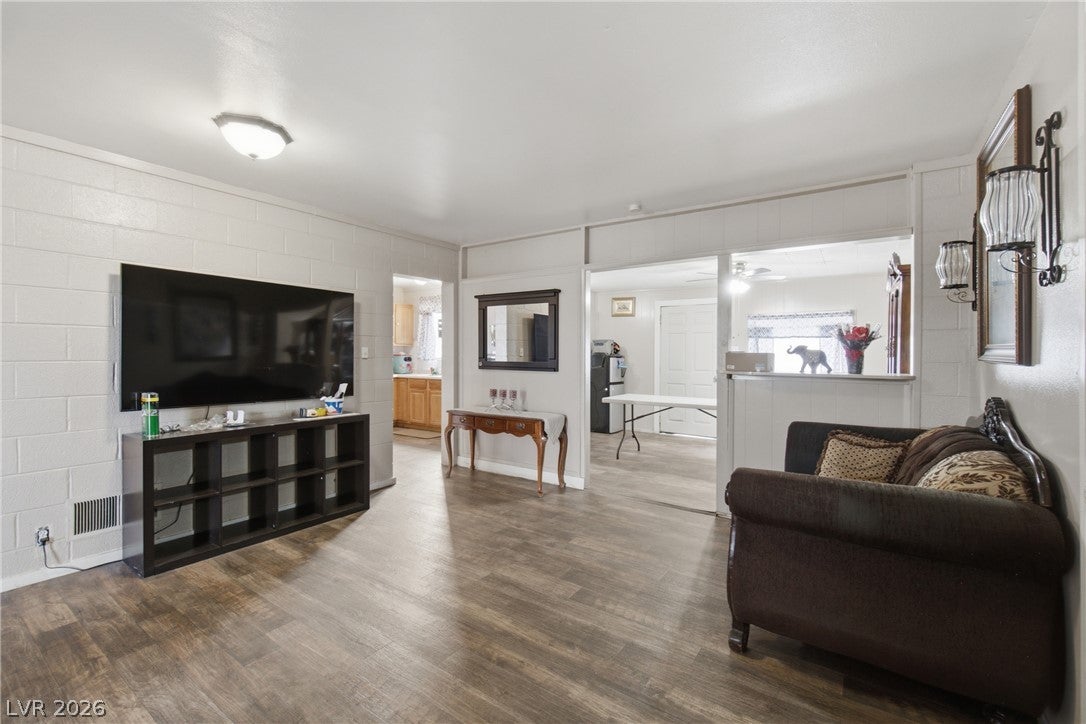 2740 Reynolds Ave, North Las Vegas, NV 89030 photo