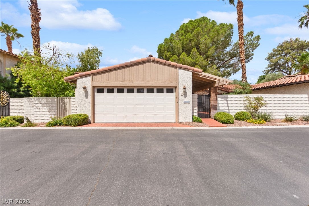 2400 Plaza De Grande, Las Vegas, NV 89102