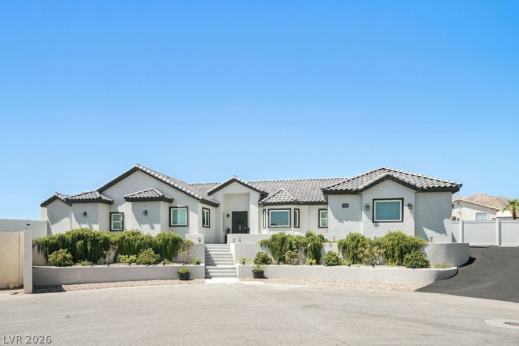 5865 Egan Crest Dr, Las Vegas, NV 89149 photo
