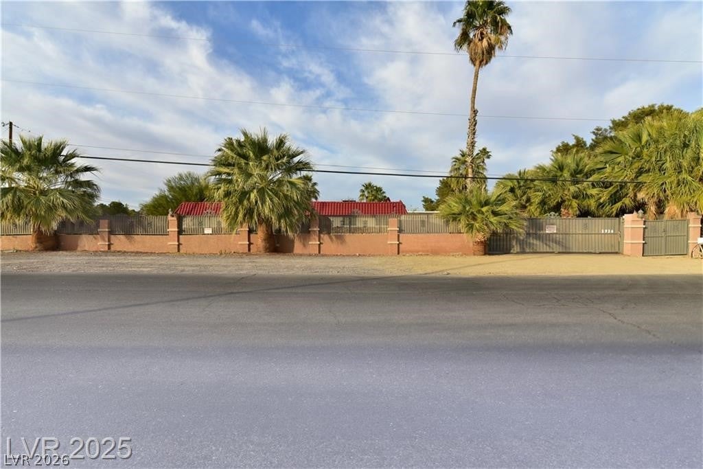 2926 E Eldorado Ln, Las Vegas, NV 89120 photo