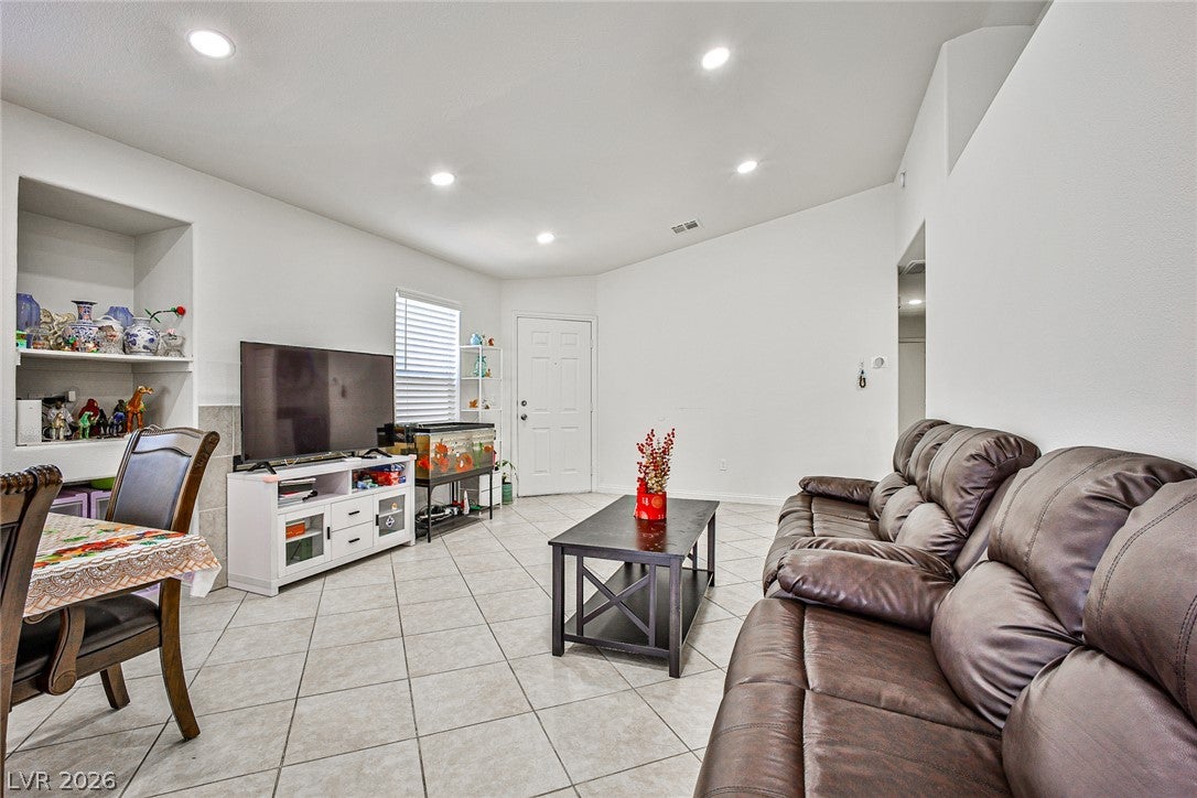 5519 Night Swim Ln, Las Vegas, NV 89113 photo