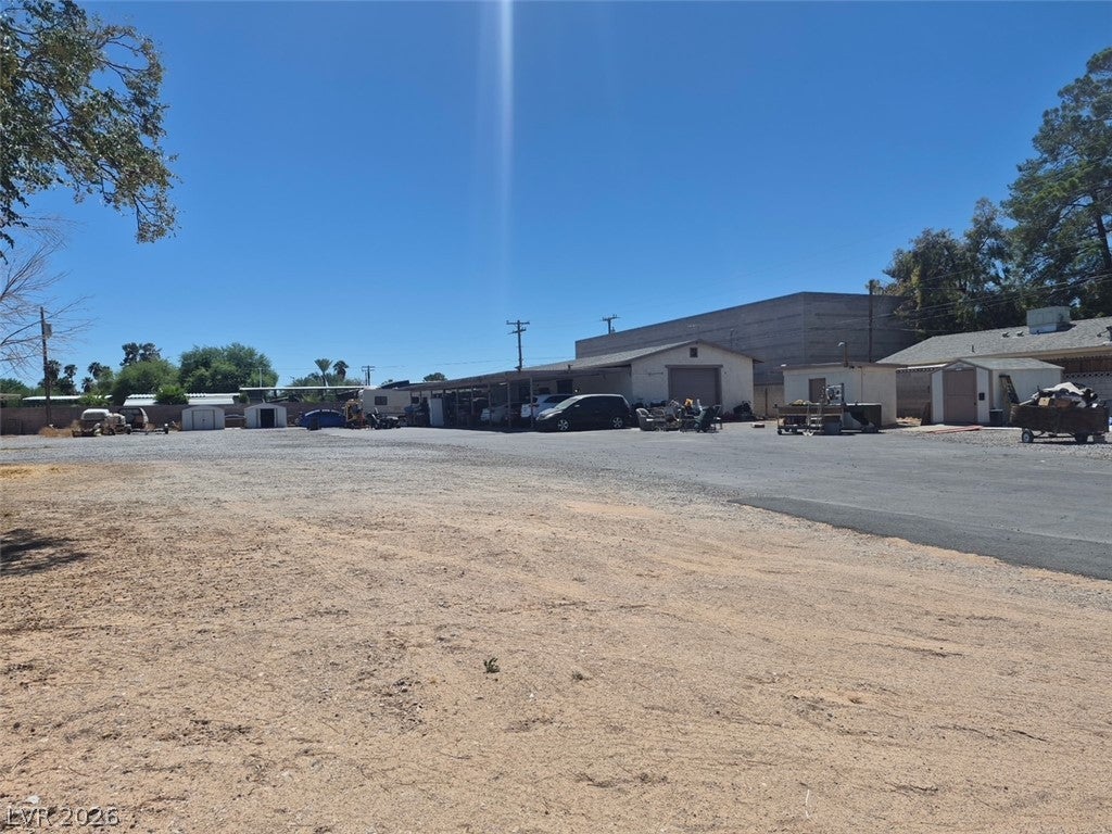 5001 Gilmore Ave, Las Vegas, NV 89130