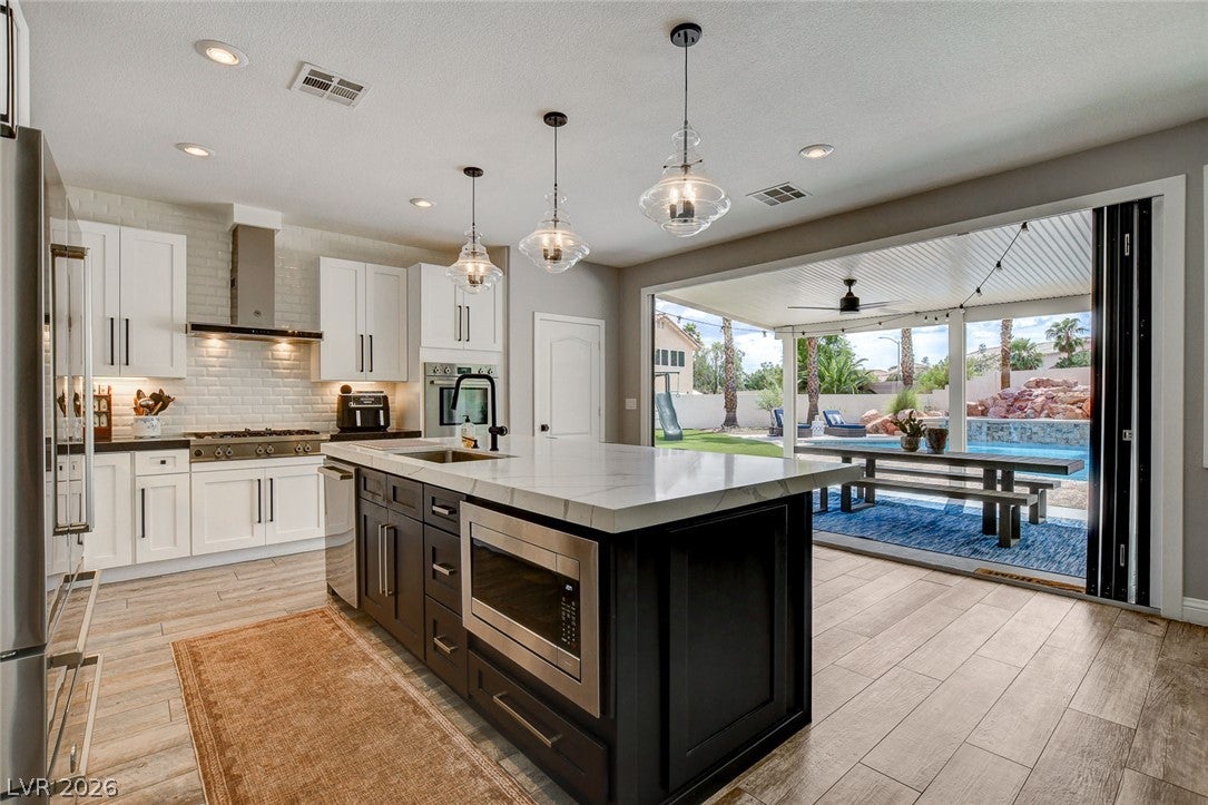 3095 Regal Cove St, Las Vegas, NV 89117 photo