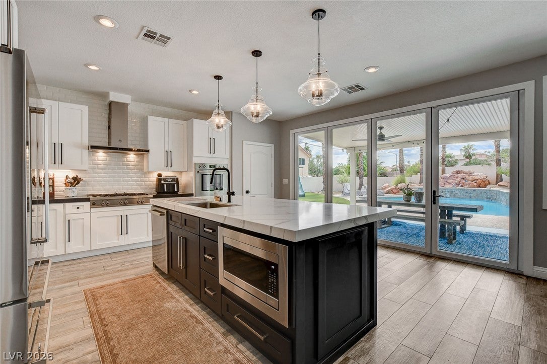 3095 Regal Cove St, Las Vegas, NV 89117 photo