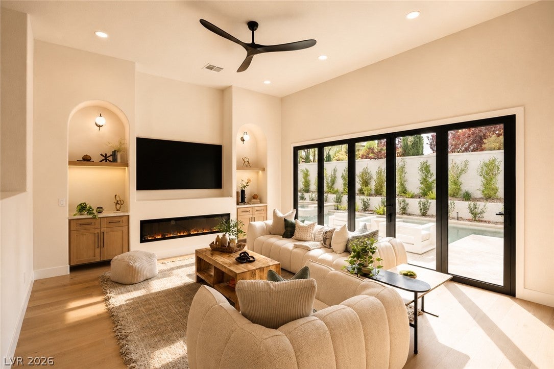 305 Prince Charming Ct, Las Vegas, NV 89145