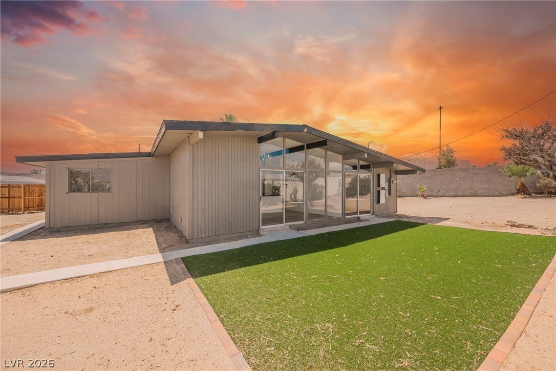 2732 Castle St, North Las Vegas, NV 89030 photo