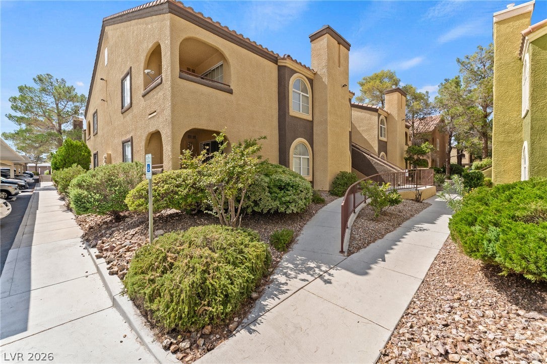 7950 Flamingo Rd, Las Vegas, NV 89147