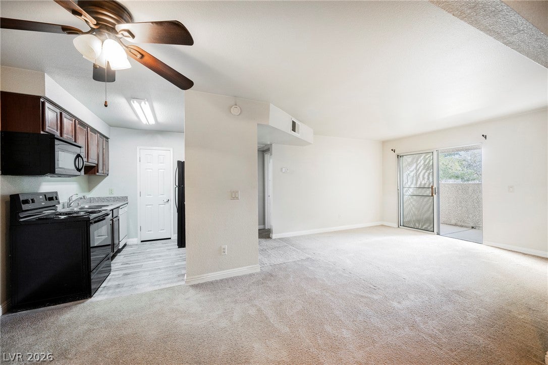 2606 S Durango Dr #152, Las Vegas, NV 89117 photo