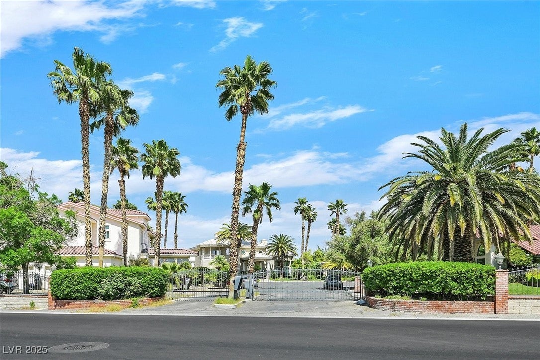 3372 Westwind Rd, Las Vegas, NV 89146 photo
