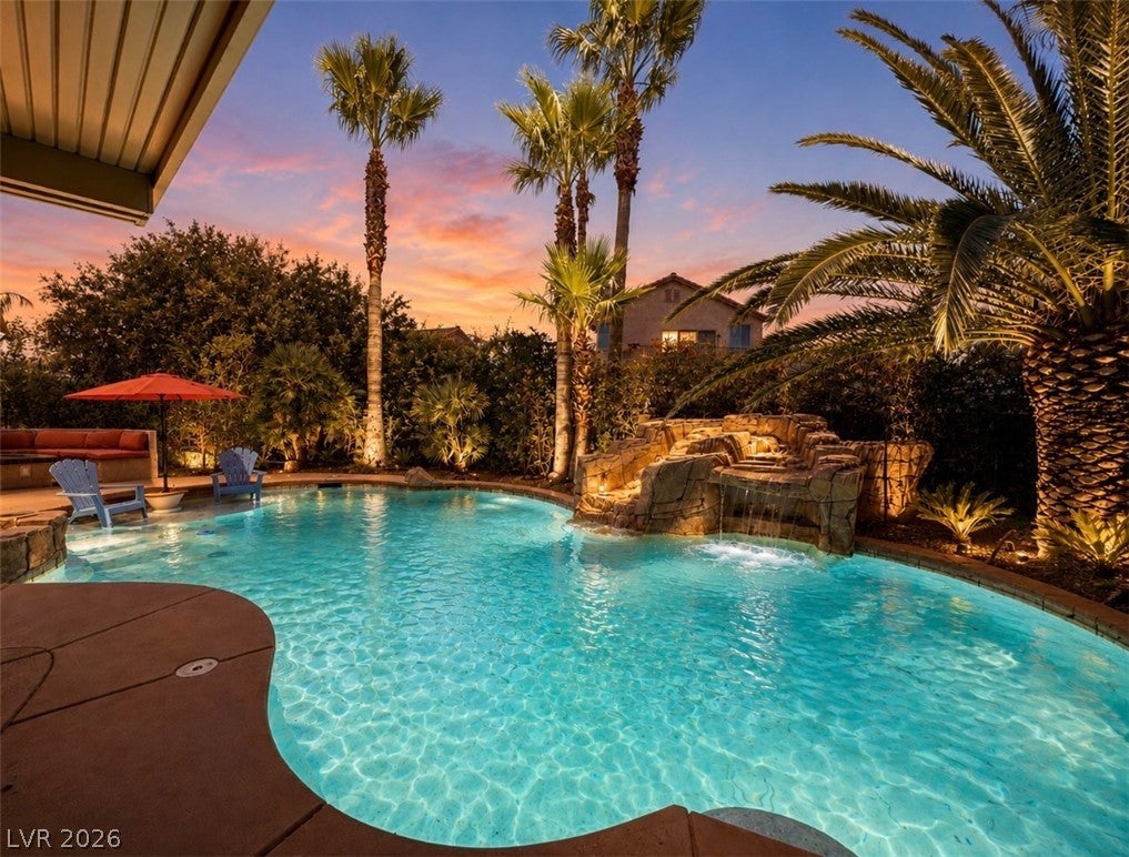 7470 Laughing Brook Ct, Las Vegas, NV 89131 photo