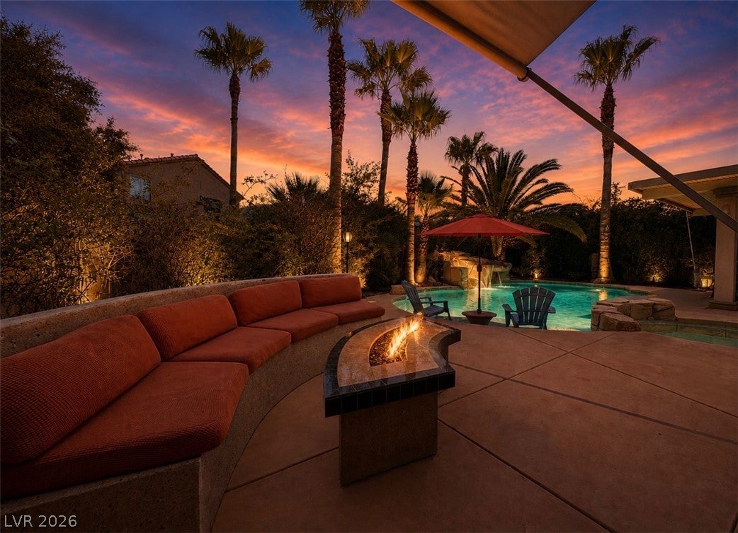 7470 Laughing Brook Ct, Las Vegas, NV 89131 photo