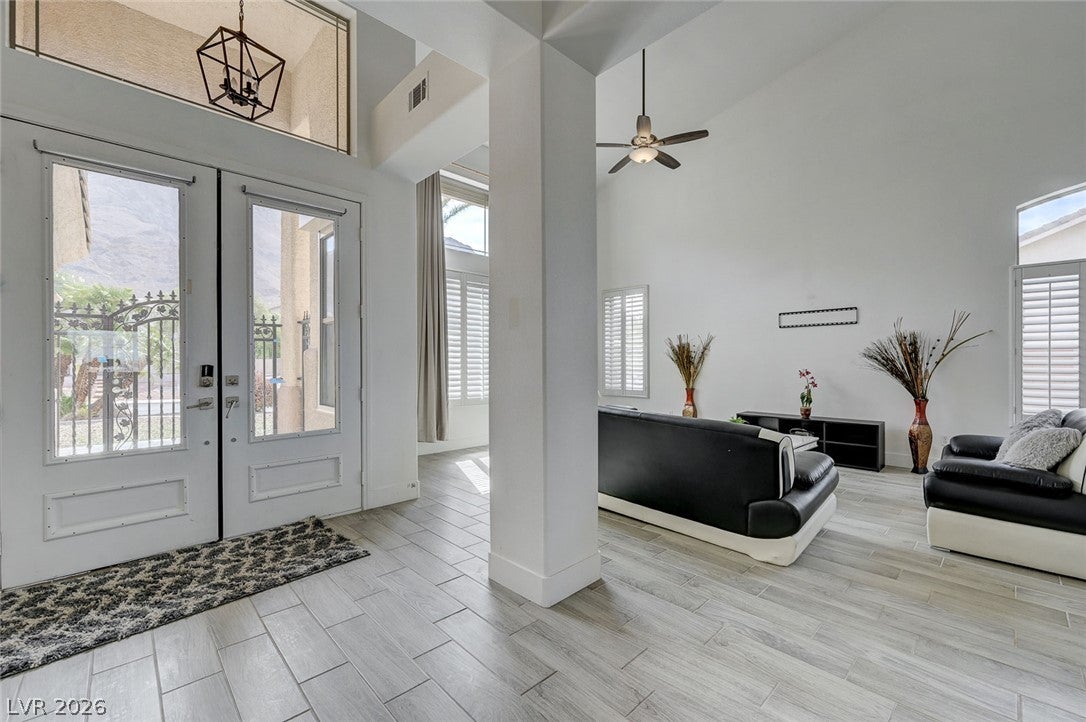 971 Temple View Dr, Las Vegas, NV 89110 photo
