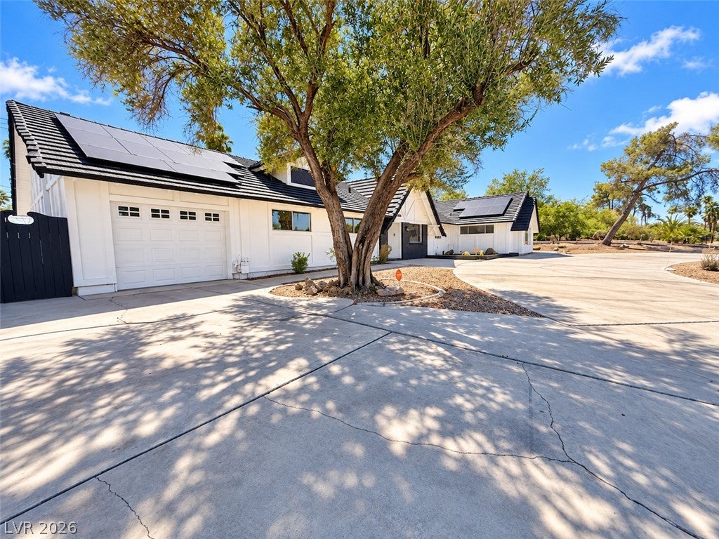 1935 Gabriel Dr, Las Vegas, NV 89119 photo