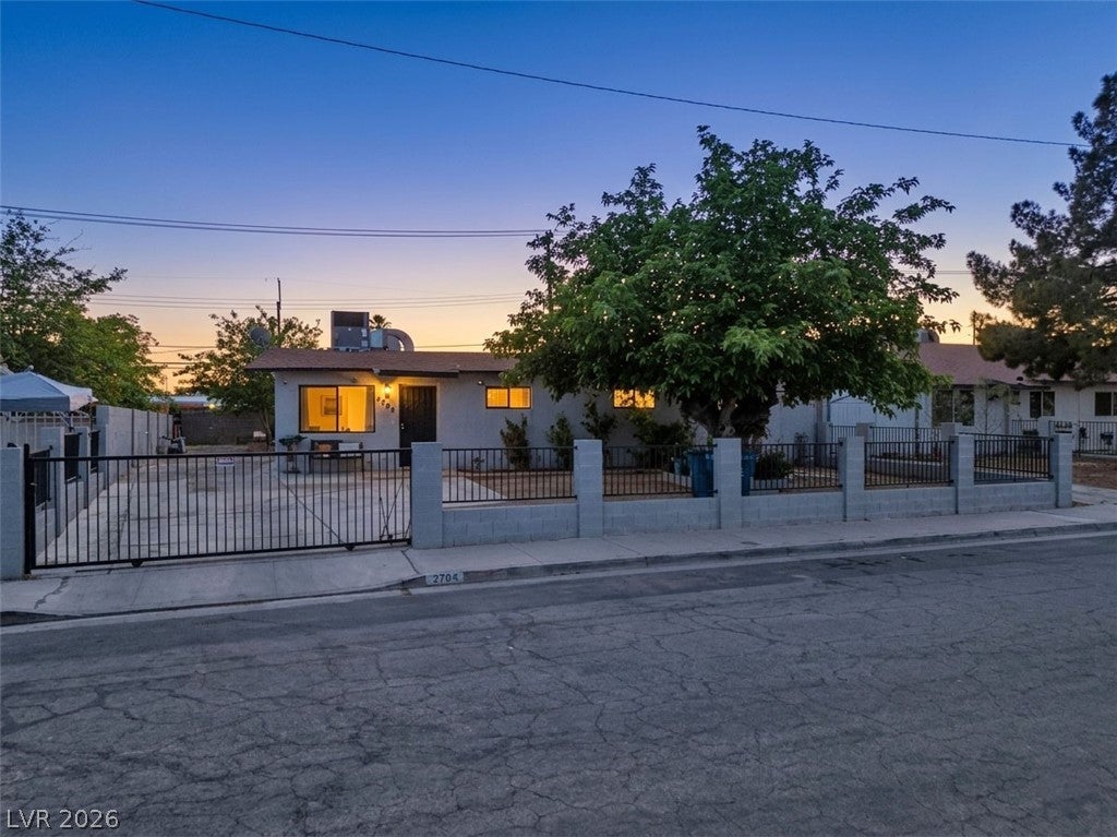 2704 Brady Ave, Las Vegas, NV 89101
