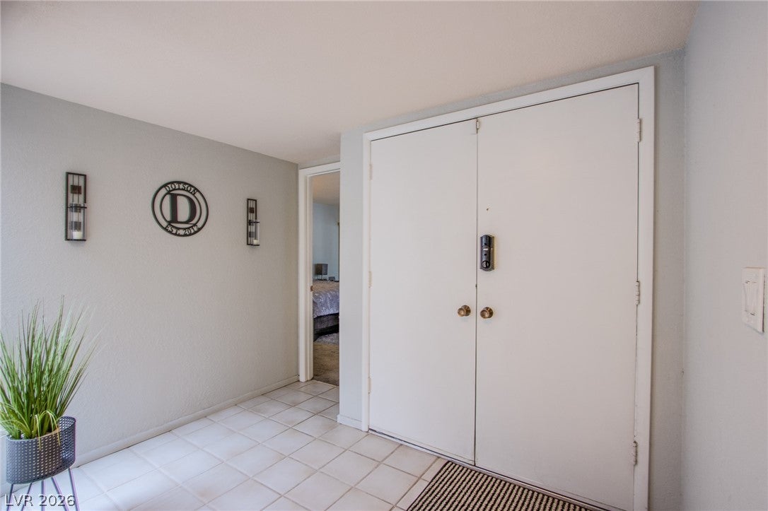 3130 Espanol Dr, Las Vegas, NV 89121 photo