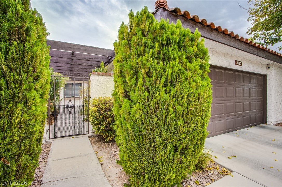 3130 Espanol Dr, Las Vegas, NV 89121 photo