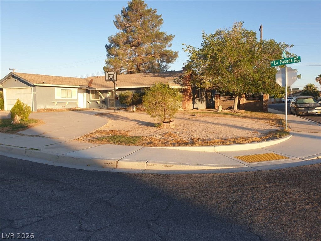 3905 La Pasada Ave, Las Vegas, NV 89102