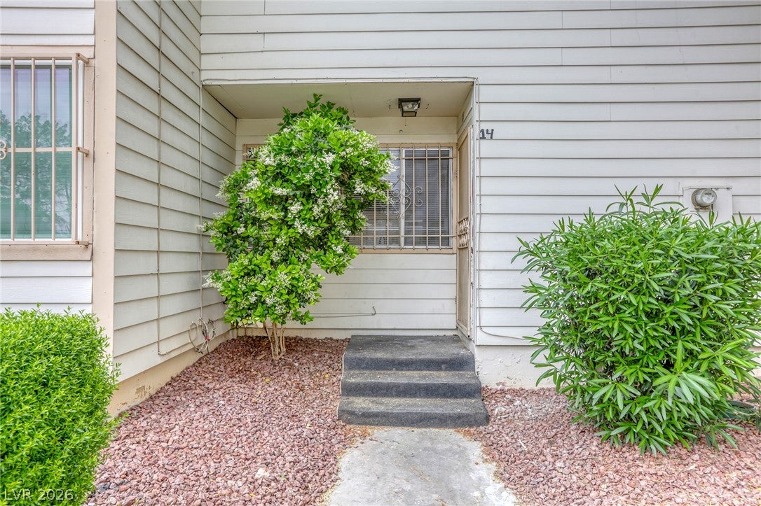 4770 Topaz St #14, Las Vegas, NV 89121 photo