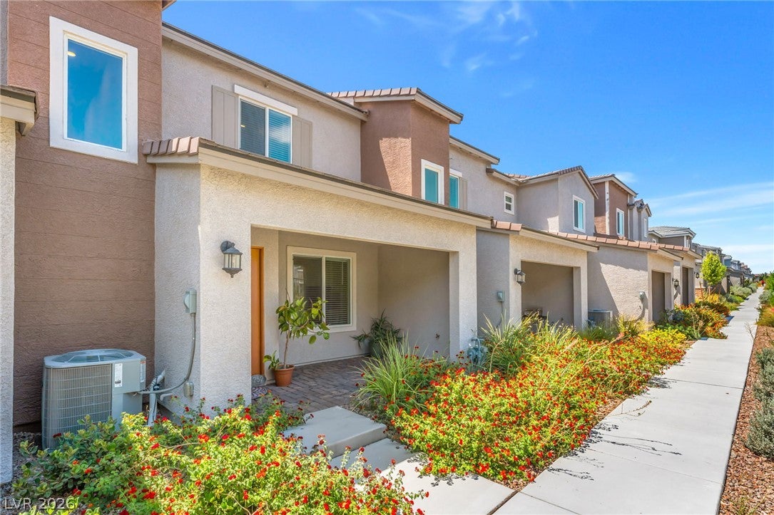 6252 Foxes Dale St, Las Vegas, NV 89166 photo