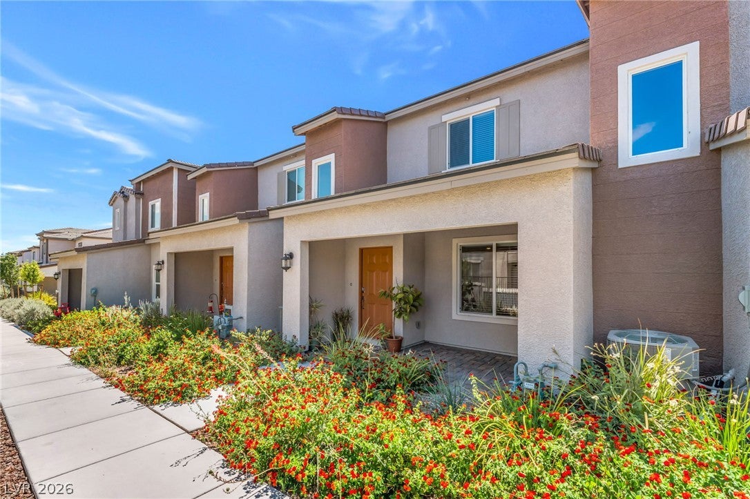 6252 Foxes Dale St, Las Vegas, NV 89166 photo