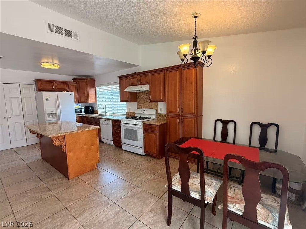 6357 Sparrow Ln, Las Vegas, NV 89103 photo