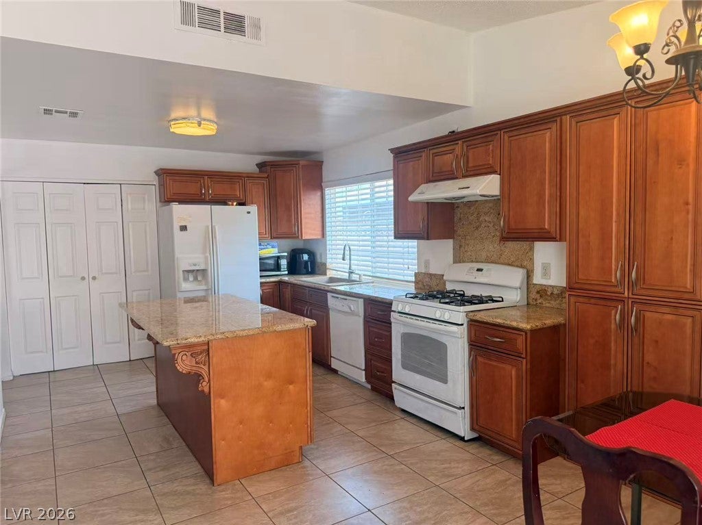 6357 Sparrow Ln, Las Vegas, NV 89103 photo