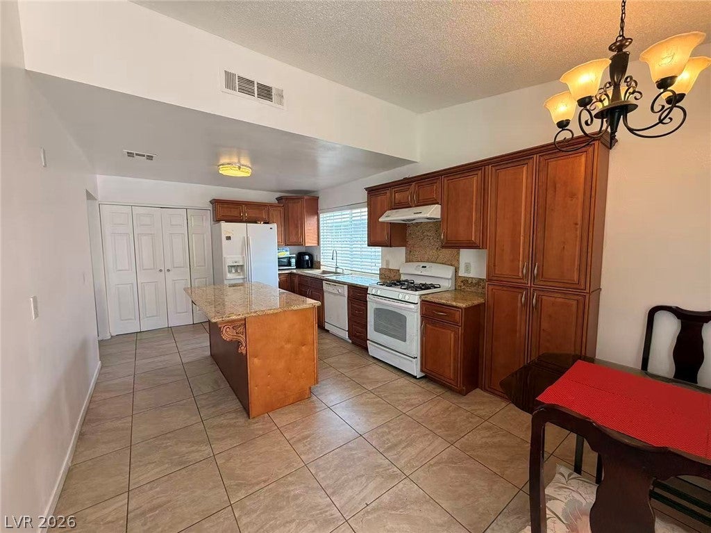 6357 Sparrow Ln, Las Vegas, NV 89103 photo
