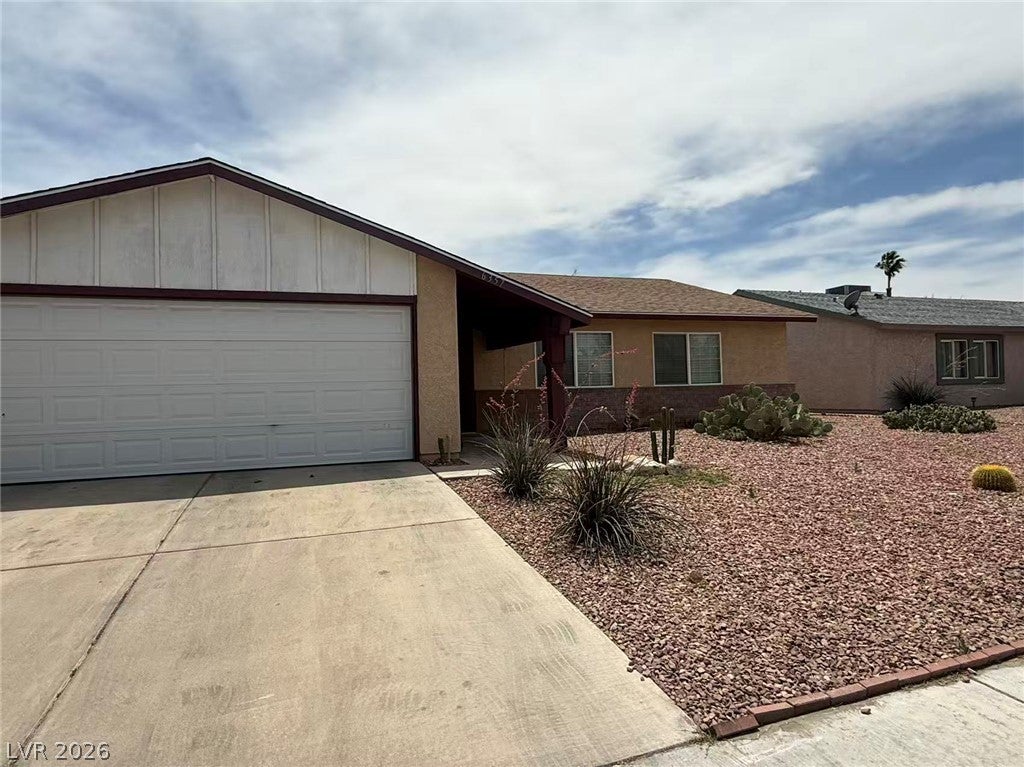 6357 Sparrow Ln, Las Vegas, NV 89103 photo