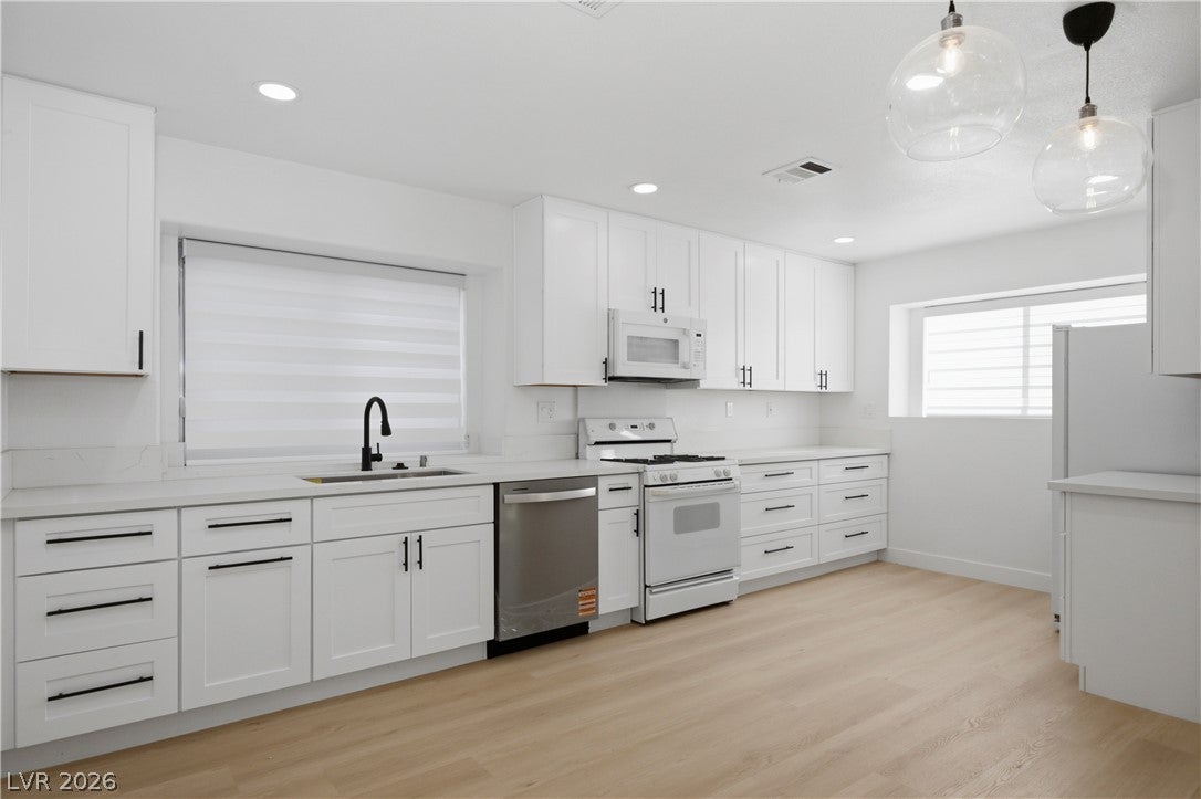 1447 Tiny Pebble Way, Las Vegas, NV 89142 photo