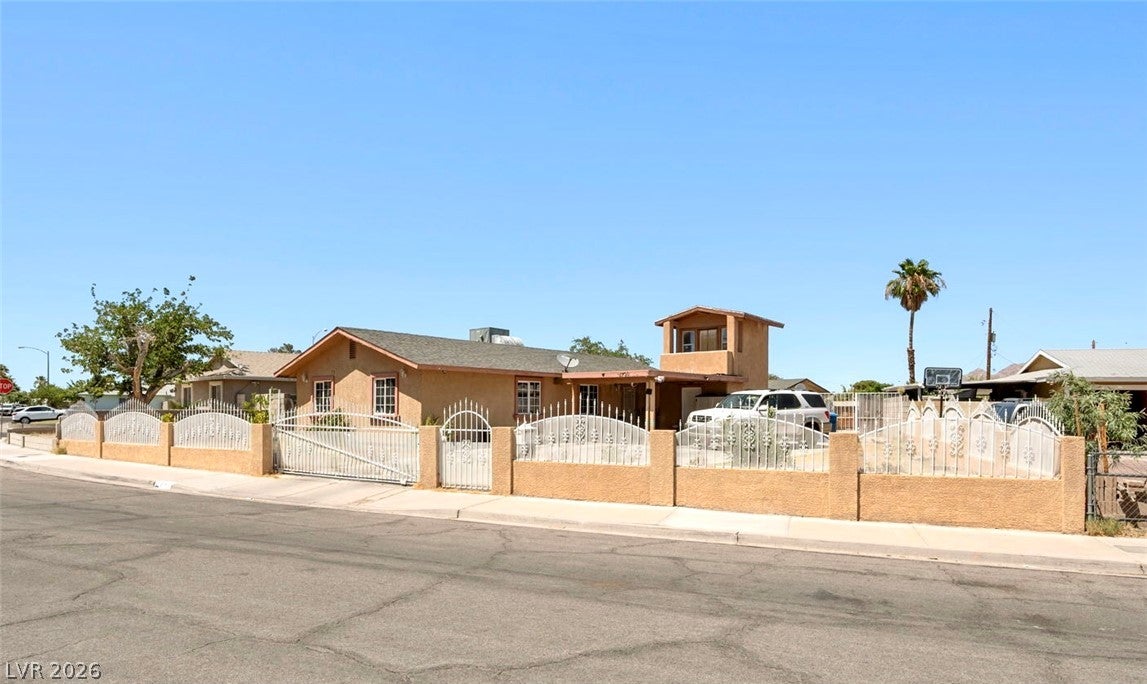 4792 Rita Dr, Las Vegas, NV 89121 photo