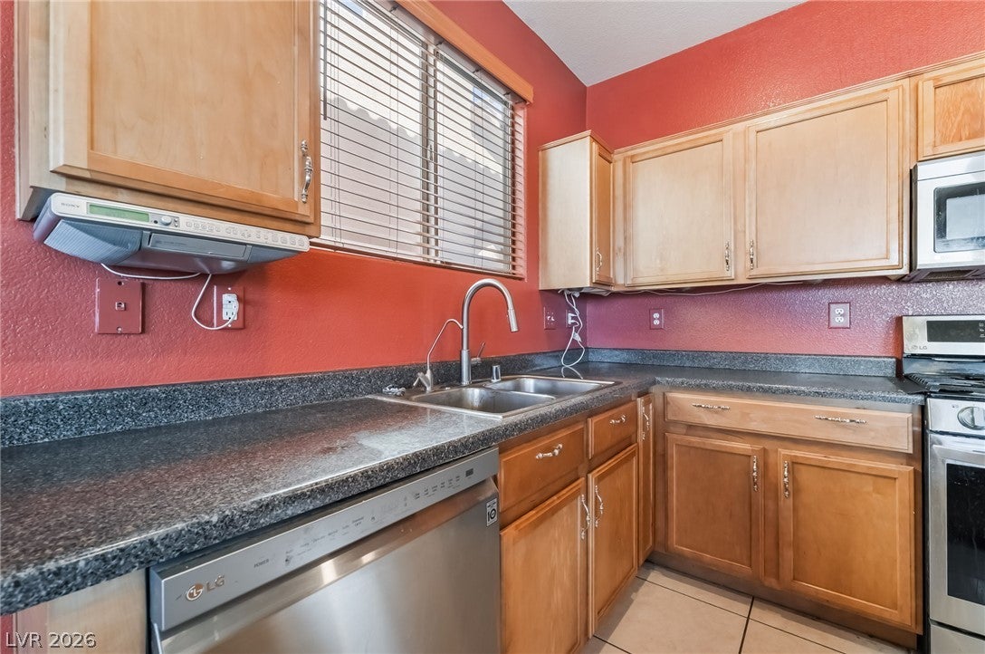 5057 Caprock Canyon Ave, Las Vegas, NV 89139 photo