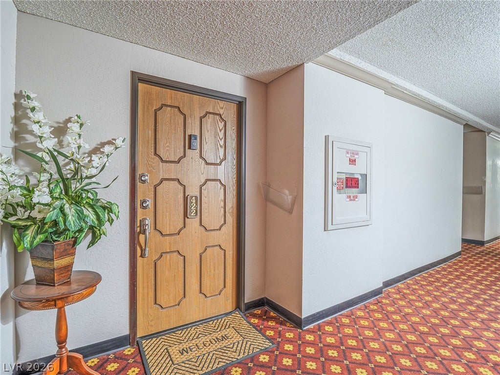 730 Royal Crest 422, Las Vegas, NV 89169