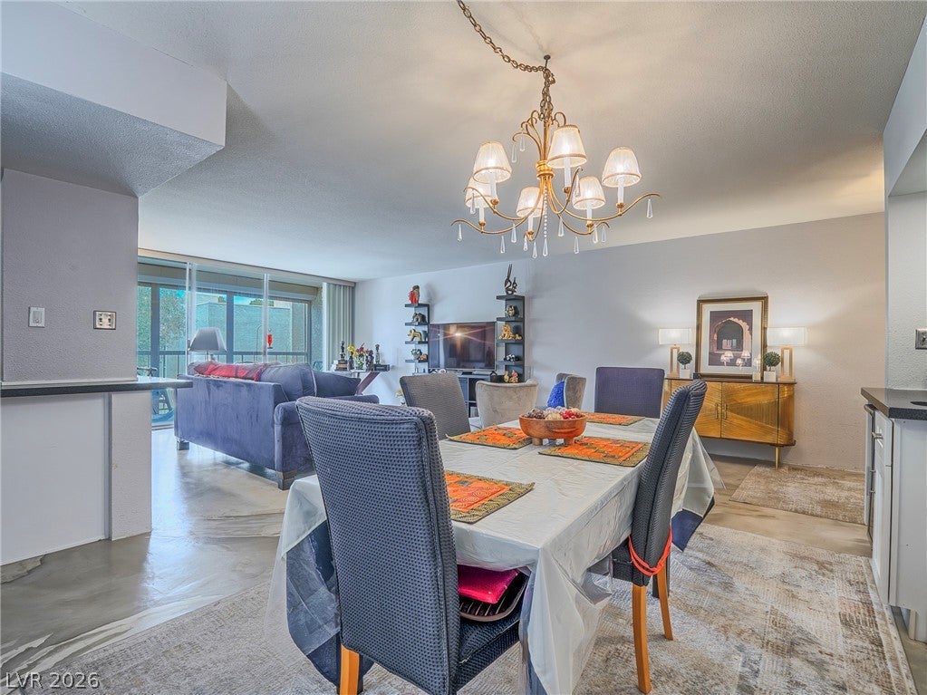 730 Royal Crest 422, Las Vegas, NV 89169 photo