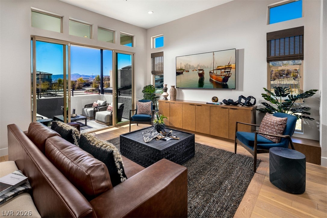 642 Talon Ridge St, Las Vegas, NV 89138 photo