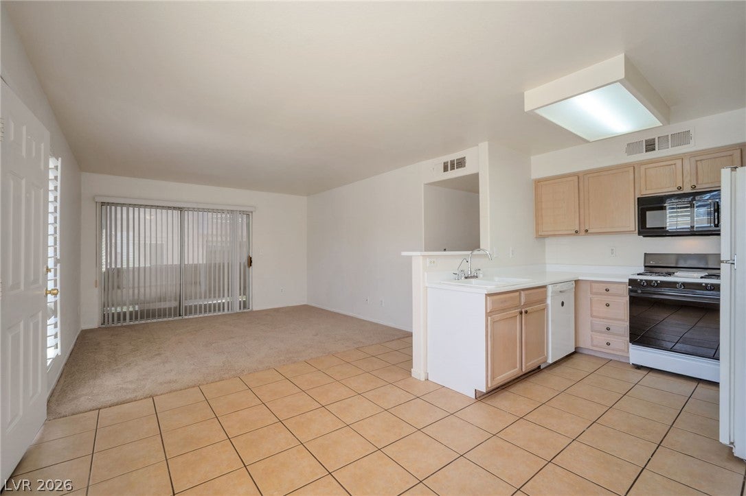 3046 Tarpon Dr #101, Las Vegas, NV 89120 photo
