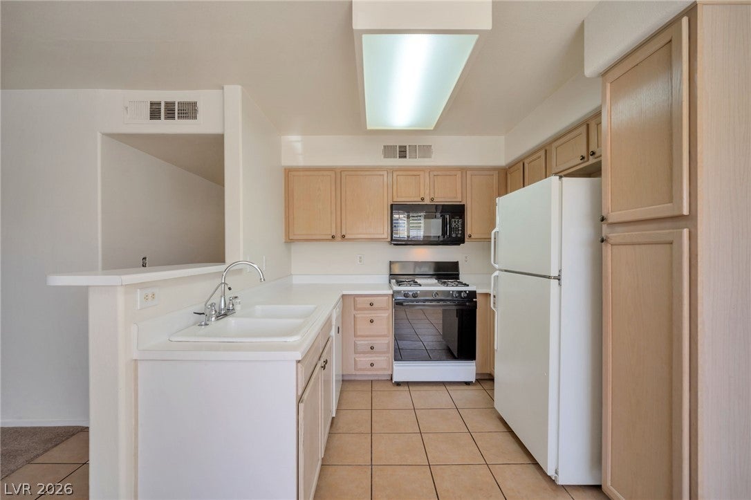 3046 Tarpon Dr #101, Las Vegas, NV 89120 photo