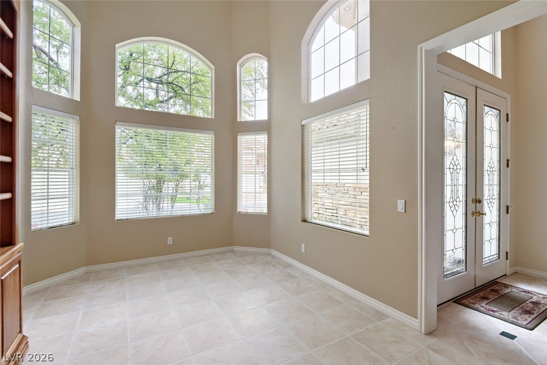 9655 Phoenician Ave, Las Vegas, NV 89147 photo