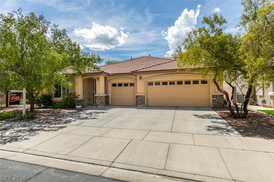 653 Bighorn Creek St, Henderson, NV 89002 photo