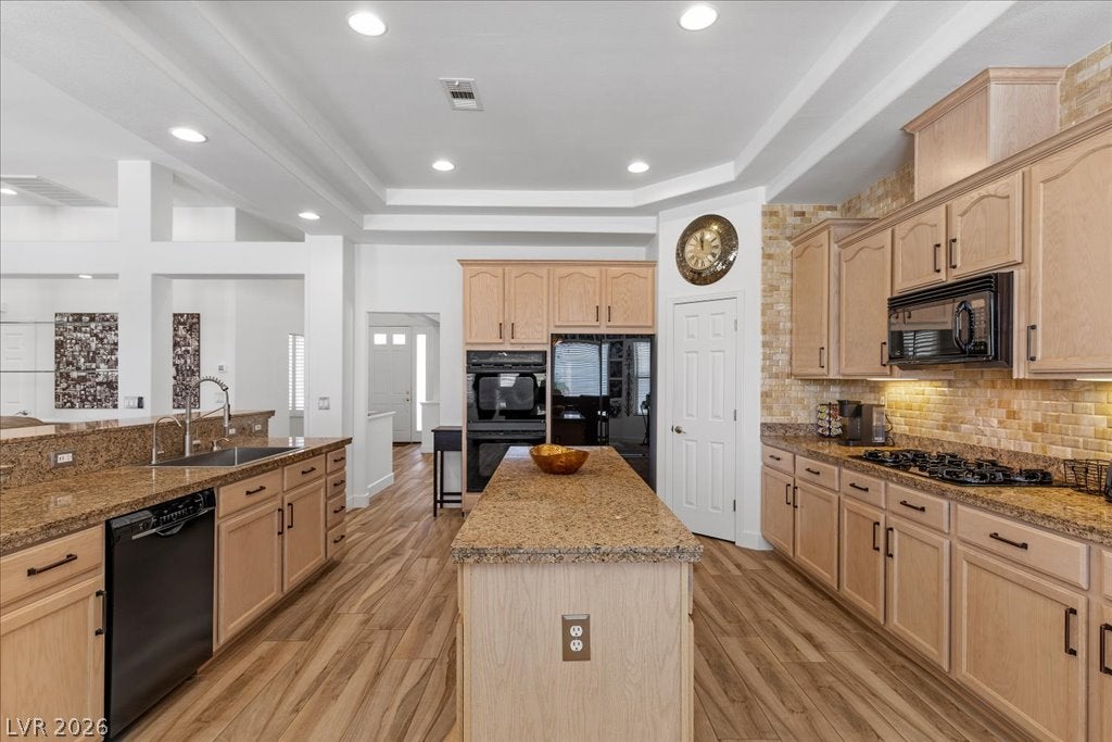 2204 Trident Maple St, Las Vegas, NV 89117 photo